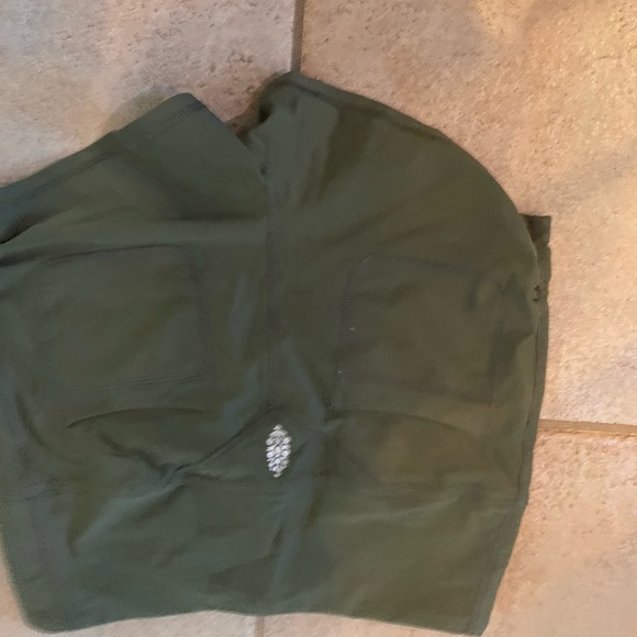 Green free people work out shorts - Picture 3 of 3